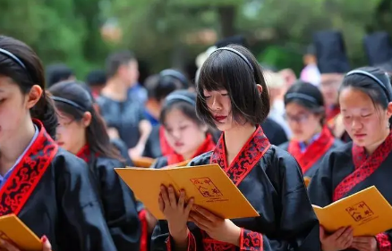 小孩出花园是过虚岁还是实岁（小孩出花园是什么时间）