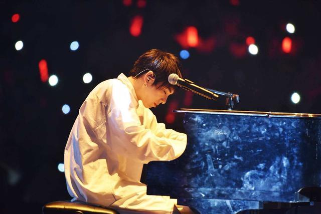 华晨宇在跑男为什么哭了（跑男向华晨宇道歉了吗）