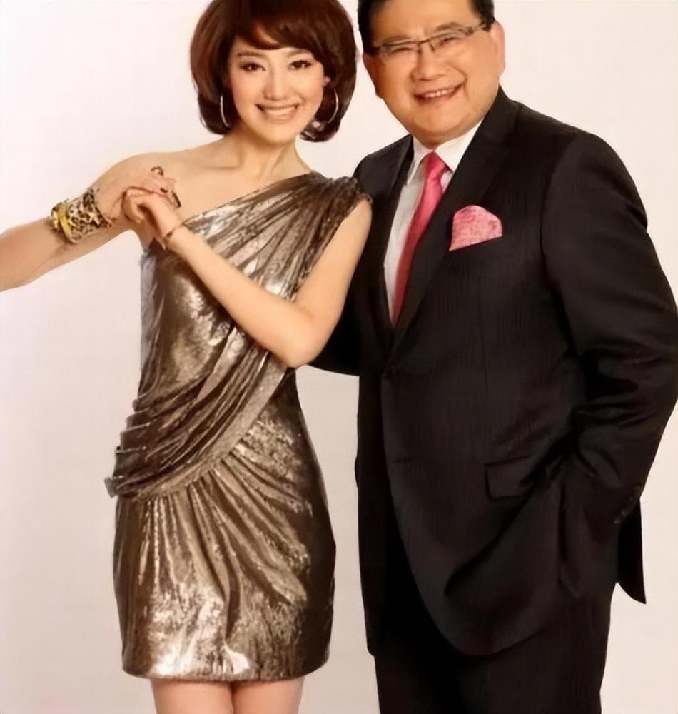 王冠为什么单身（央视主持人王冠感情绯闻）