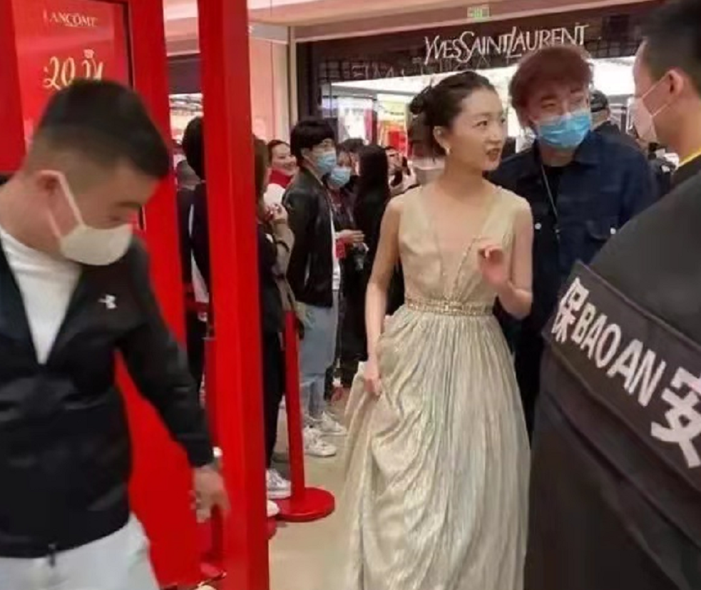 周冬雨身高体重多少（体重44kg的周冬雨）