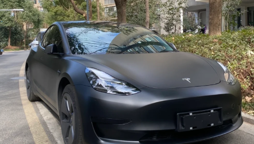 特斯拉跌价这么厉害为什么还有人买（特斯拉为啥降价几十万）