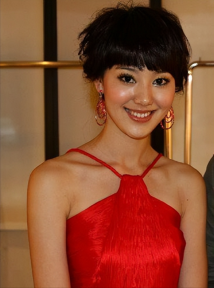 王冠为什么单身（央视主持人王冠感情绯闻）