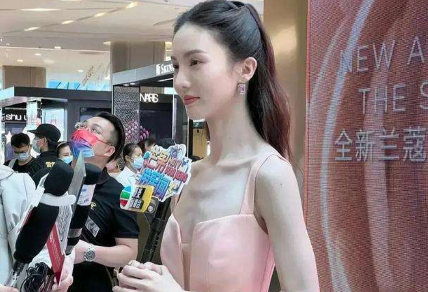 周冬雨身高体重多少（体重44kg的周冬雨）