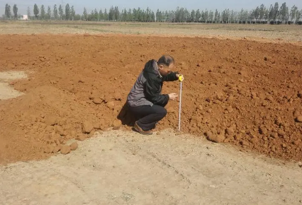 2023清明节上坟不能添二次土吗（​清明上坟添土能不能重复）