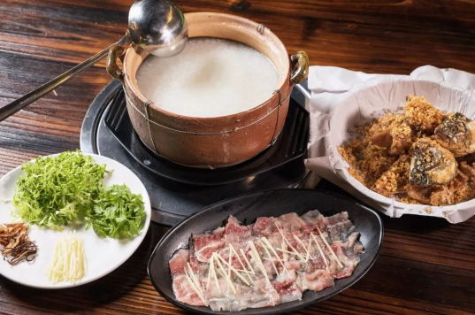 粥底火锅有哪些食材配菜好吃（粥底火锅的做法及配菜）