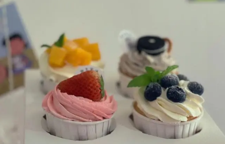 一次性纸杯可以用来做纸杯蛋糕吗1