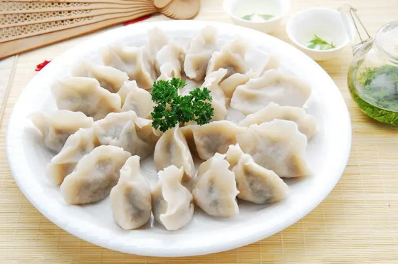 速冻饺子当天化了还能吃吗