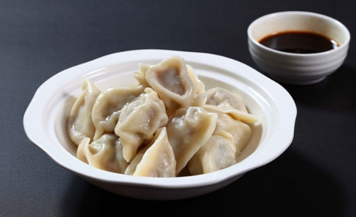 冰冻了半年的饺子还能吃吗