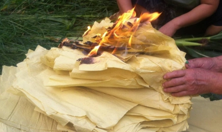 2023清明在外地烧纸是去十字路口还是山上寺庙烧(清明回不去异地烧纸有什么忌讳吗) 2023清明在外地烧纸是去十字路口还是山上寺庙烧(清明回不去异地烧纸有什么忌讳吗)