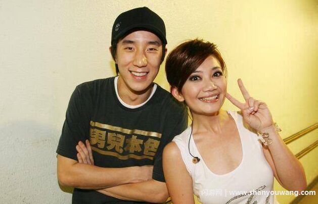 房祖名和成龙为啥不是一个姓 两人是亲父子关系 房祖名和成龙为啥不是一个姓 两人是亲父子关系