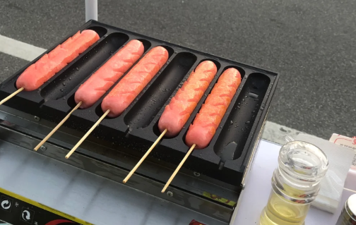 有没有不插电的烤肠机(烤肠机上的烤肠是什么牌子的) 有没有不插电的烤肠机(烤肠机上的烤肠是什么牌子的)