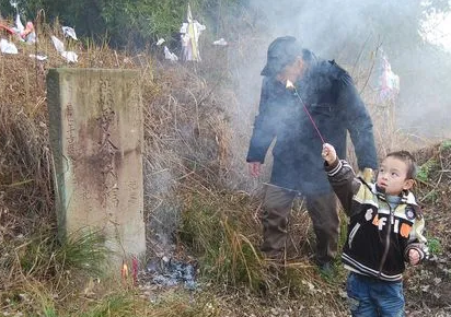 2023春分是不是要上新坟（新坟为什么要春分前上）