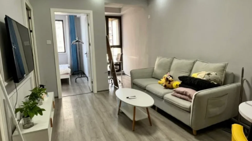 房租要提前一个月交是正常的吗（房租要提前一个月交不给会怎么样）