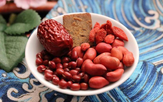 五红汤煮着喝好还是打碎了喝好（五红汤是熬的好还是破壁机打的好）