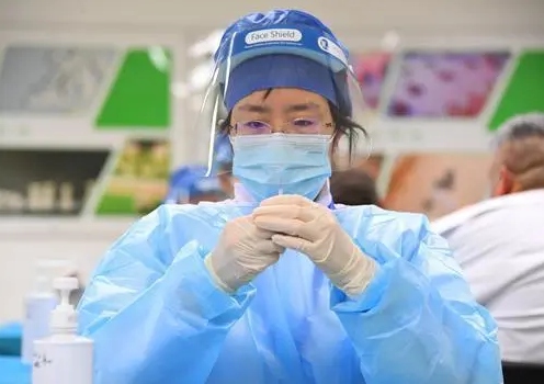 甲流吃奥司他韦还是连花清瘟（甲流吃奥司他韦还是四季抗病毒）