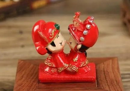 结婚先照轿还是先扫轿（结婚上轿下轿多少钱）