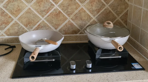 卡罗特麦饭石锅只是涂层吗（卡罗特麦饭石锅哪国的产品）