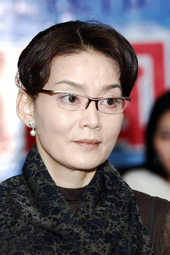 潘虹为什么不生孩子（老戏骨潘虹36年一直未婚的原因）