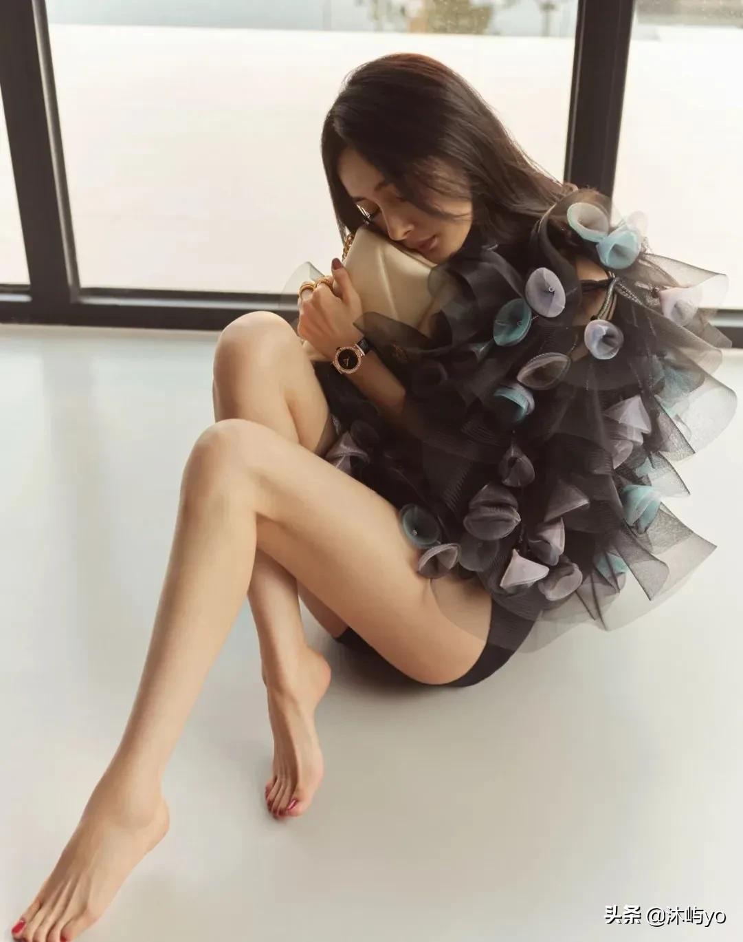 杨幂高清写真照（演员杨幂的三围身材介绍）