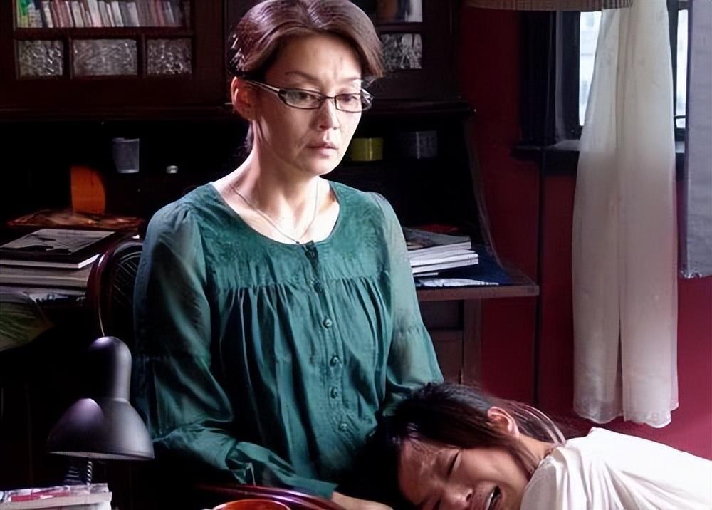 潘虹为什么不生孩子（老戏骨潘虹36年一直未婚的原因）