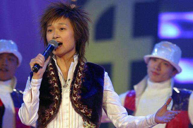 歌星李宇春的丈夫是谁（李宇春辛酸成名史与情史）