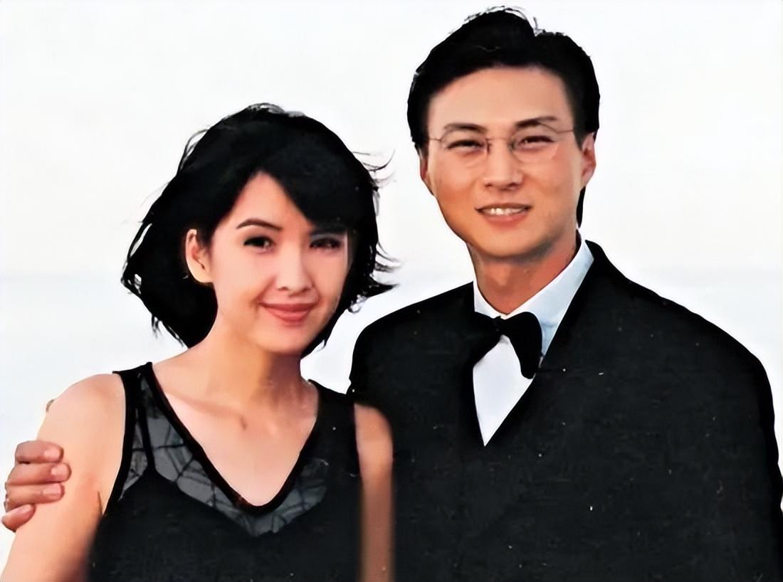 周慧敏为啥不生育（结婚13年不生育的周慧敏）