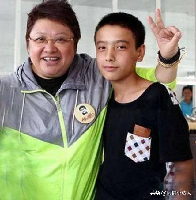 中国内地女歌手韩红资料简介（韩红至今未婚的真正原因）