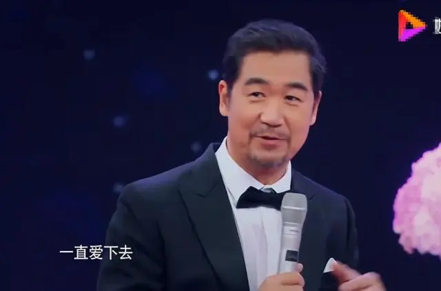 张默是张国立和谁生的 是邓婕生的吗