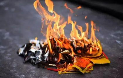 2023上海清明节允许在街上烧纸吗(上海清明节路边烧纸是否违法) 2023上海清明节允许在街上烧纸吗(上海清明节路边烧纸是否违法)