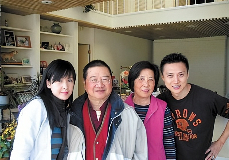 周慧敏为啥不生育（结婚13年不生育的周慧敏）