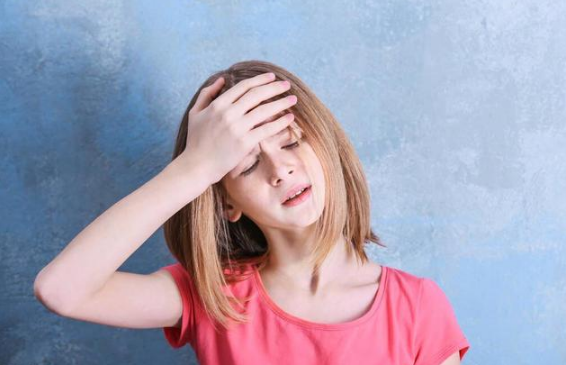 小孩得了甲流反复发烧是肺炎吗（儿童甲流高烧不退是肺炎吗）