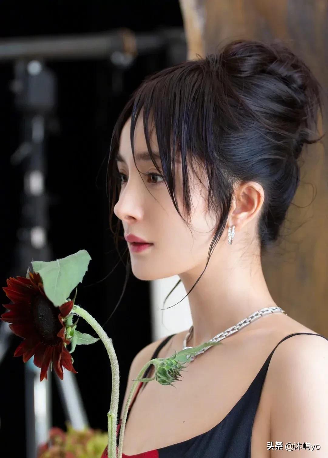 杨幂高清写真照（演员杨幂的三围身材介绍）