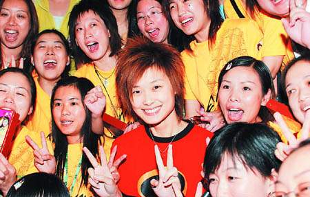 歌星李宇春的丈夫是谁（李宇春辛酸成名史与情史）