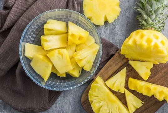 菠萝里面发黑是坏了还是太熟了(菠萝里面发黑是熟透了吗) 菠萝里面发黑是坏了还是太熟了(菠萝里面发黑是熟透了吗)