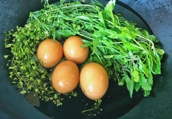 三月三煮鸡蛋要放多少地菜（三月三煮鸡蛋放几颗菜）