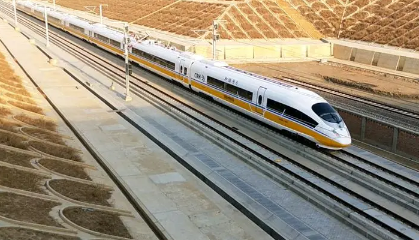 高铁插座是两相还是三相（高铁每个座位都有插座吗）