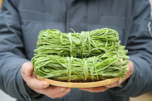 贡菜泡发后怎么保存时间长不会坏（泡发好的贡菜怎么存放保鲜）