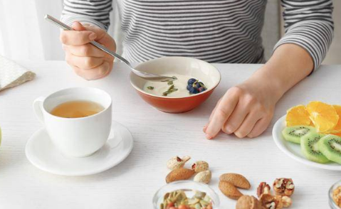 不吃主食或造成大脑功能衰退吗（不吃主食或造成大脑功能衰退怎么办）