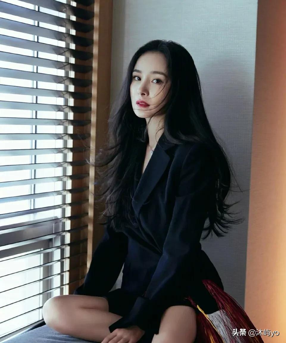 杨幂高清写真照（演员杨幂的三围身材介绍）