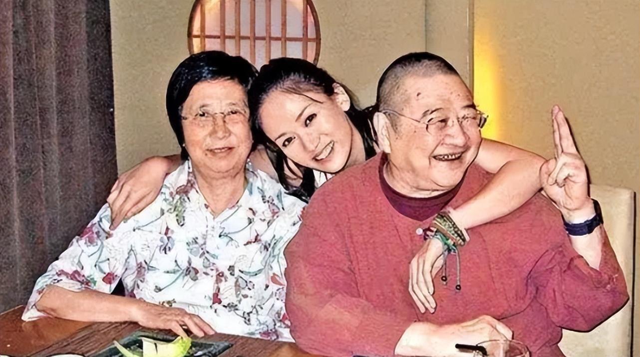 周慧敏为啥不生育（结婚13年不生育的周慧敏）