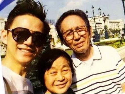 何炅的母亲是哪里人（揭秘何炅父母身份背景）