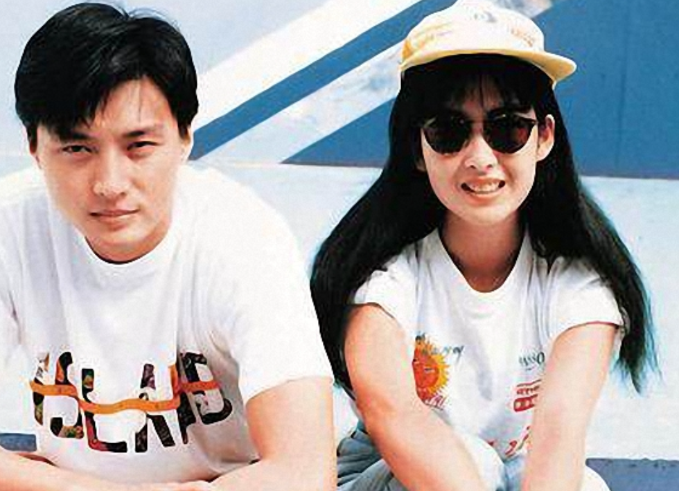 周慧敏为啥不生育（结婚13年不生育的周慧敏）