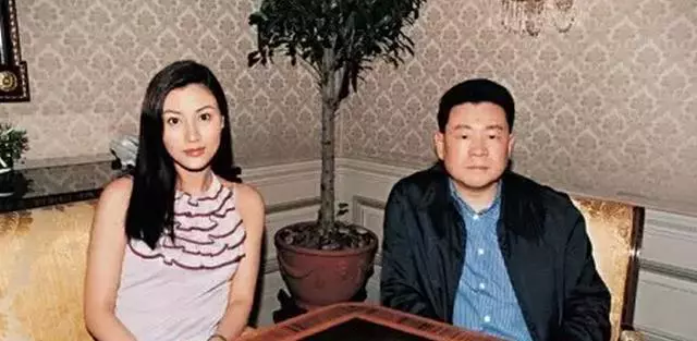 洪欣为刘銮雄打过几次胎（洪欣和刘銮雄是怎么回事）