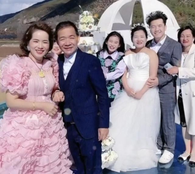 网红陈三废个人资料简介（抖音网红陈三废姐姐薪资收入）