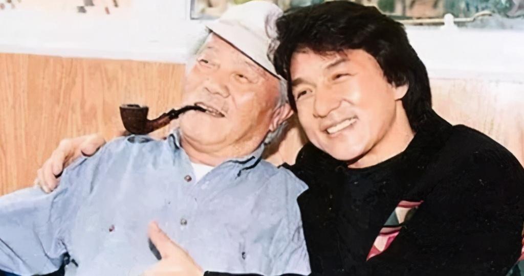 成龙叫陈港生还是房仕龙（演员成龙个人资料介绍）