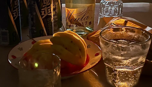 20块钱的酒是不是工业酒精（喝了工业酒精的酒是什么症状）