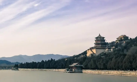 2023五一去北京自由行好还是跟团好玩（五一去北京旅游大概多少钱）