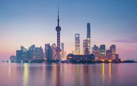 2023年五一上海穿短袖还是穿长袖（五一去上海穿什么合适）