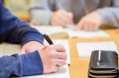 小升初成绩一般进初中重点班好吗(小升初重点班有没有必要考) 小升初成绩一般进初中重点班好吗(小升初重点班有没有必要考)