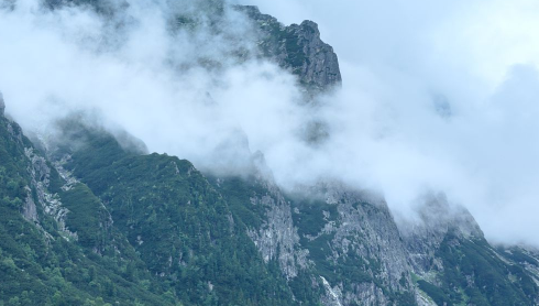 黄山的云海什么时候会出现（黄山云海是在一天的什么时间段）